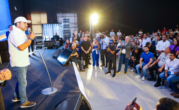 governador-wanderlei-barbosa-reforca-compromisso-com-o-municipalismo-durante-encontro-de-vereadores-em-palmas-–-secom-to