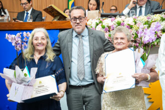deputado-dr.-danilo-alencar-homenageia-pioneiras-de-paraiso-em-sessao-solene-na-aleto