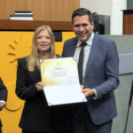 marcus-marcelo-homenageia-a-empresaria-antonia-lopes-durante-sessao-solene-do-dia-da-mulher