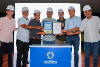 em-paraiso,-governador-wanderlei-barbosa-premia-escolas-estaduais-e-anuncia-mais-de-r$-4-milhoes-para-novas-obras-em-araguacema-e-lagoa-da-confusao