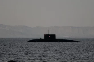 submarino-dos-eua-afunda-navio-do-ira-e-mata-ao-menos-87