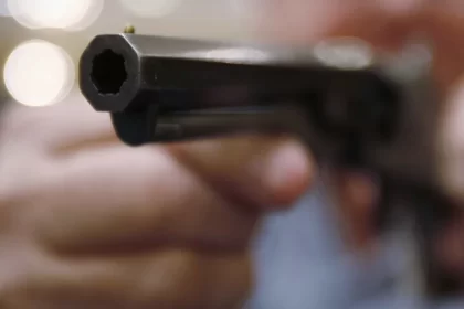 agente-do-servico-secreto-dos-eua-atira-acidentalmente-na-propria-perna