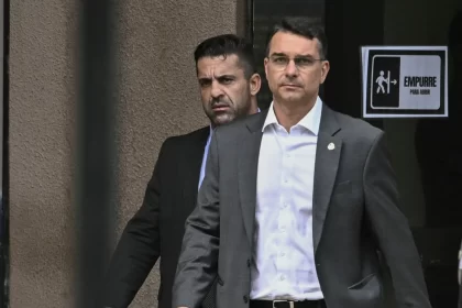 flavio-se-consolida-e-empata-com-lula-no-2o-turno,-diz-datafolha