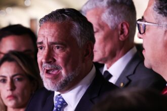 base-do-governo-pede-indiciamento-de-bolsonaro-na-cpmi-do-inss