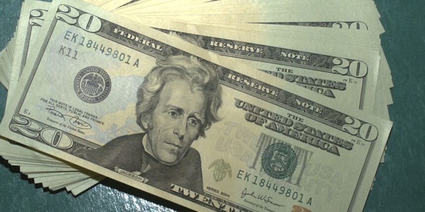 apesar-de-guerra,-dolar-cai-1,27%,-e-bolsa-sobe-3%-na-semana