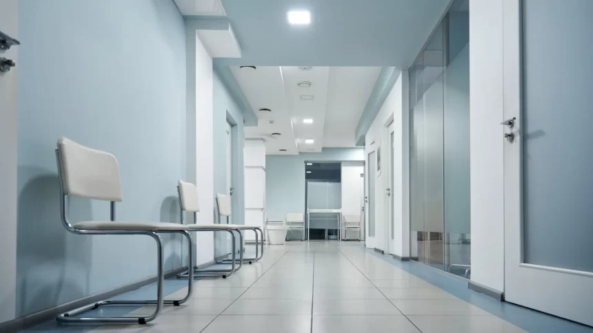 bacteria-resistente-se-espalha-fora-de-hospitais-e-desafia-protocolos-medicos