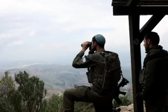 exercito-israelense-bombardeia-periferia-de-cidade-historica-no-libano