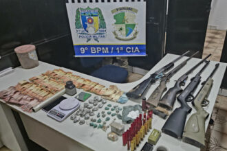 homem-e-preso-suspeito-por-trafico-de-drogas-e-posse-ilegal-de-armas-durante-acao-da-pm-em-axixa-do-tocantins