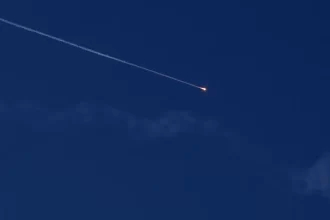 israel-bombardeia-teera-no-oitavo-dia-da-guerra