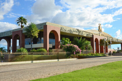 governo-do-tocantins-decreta-medidas-para-valorizacao-e-reestruturacao-de-carreiras-dos-servidores-–-secom-to