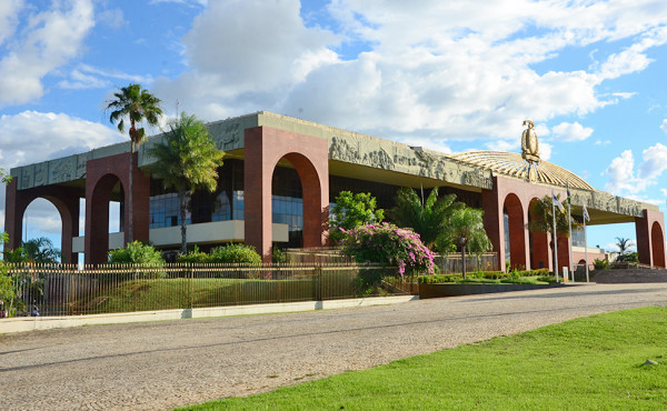 governo-do-tocantins-decreta-medidas-para-valorizacao-e-reestruturacao-de-carreiras-dos-servidores-–-secom-to