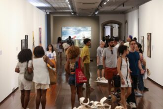 rio:-palacio-sede-do-imperio-recebe-exposicao-de-mais-de-100-artistas