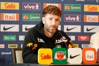 leo-pereira-avalia-estreia-pela-selecao-em-nivel-‘muito-diferente’-do-que-enfrenta-pelo-flamengo