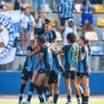 gremio-supera-internacional-por-2-a-1-no-brasileiro-feminino