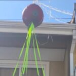 defesa-civil-paulista-remove-balao-que-caiu-em-casa-em-carapicuiba