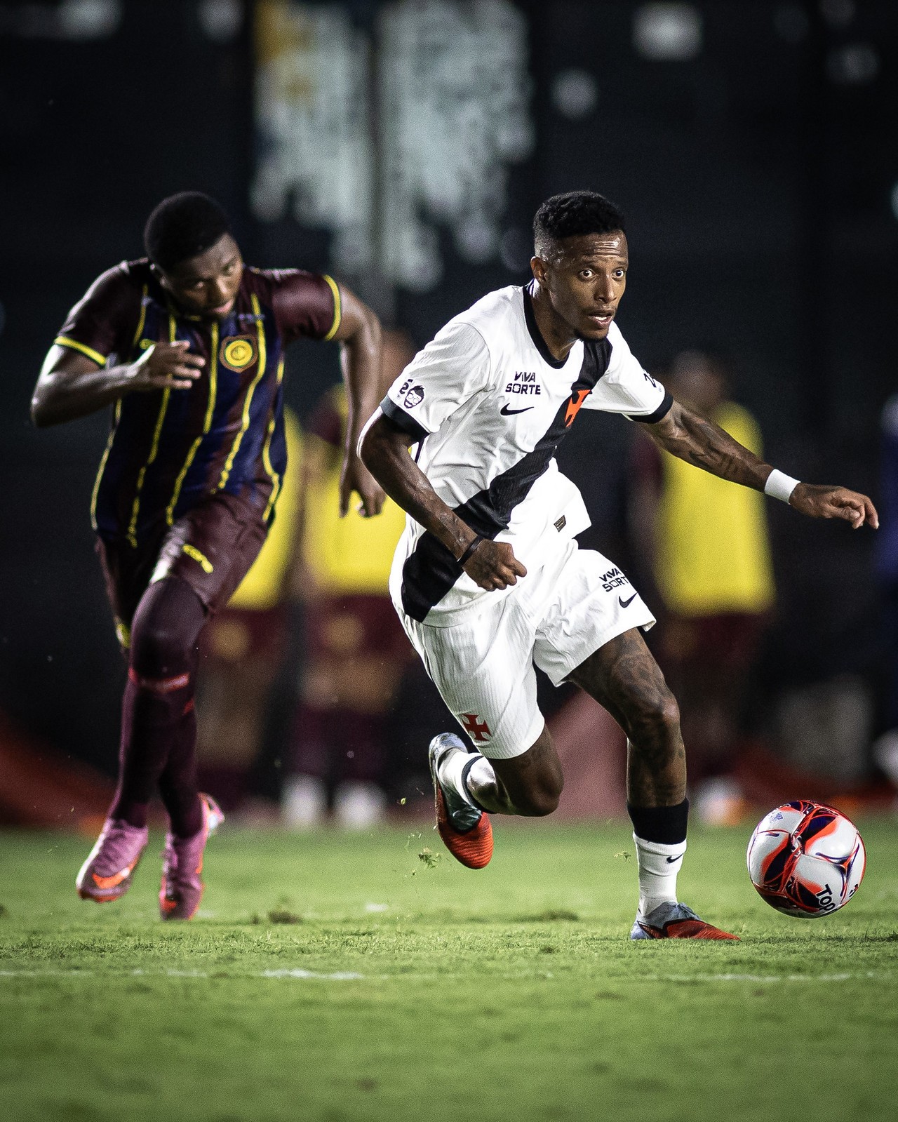 em-ano-final-de-contrato,-tche-tche-pode-voltar-a-ganhar-espaco-no-vasco