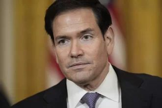 eua-ordenam-retirada-de-diplomatas-nao-essenciais-da-arabia-saudita