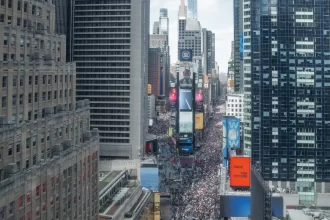 multidao-sai-as-ruas-de-nova-york-contra-governo-de-donald-trump
