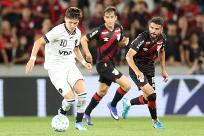 athletico-goleia-o-botafogo,-vira-vice-lider-e-deixa-o-alvinegro-no-z4