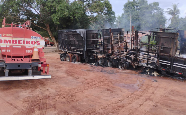 incendio-em-carreta-na-br-153-mobiliza-bombeiros-do-2o-bbm-em-araguaina-–-bombeiros-to