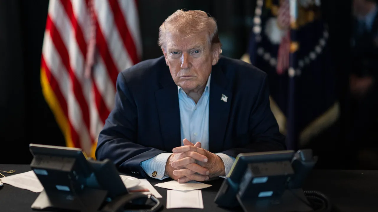 trump-diz-nao-estar-contente-com-mojtaba-khamenei-como-lider-supremo-do-ira