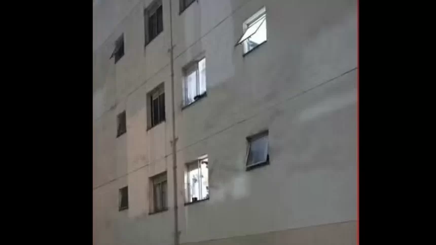 mae-salta-de-predio-com-filha-para-fugir-de-agressoes;-suspeito-e-preso