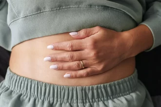 tres-habitos-simples-que-ajudam-a-melhorar-a-digestao