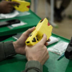 policia-militar-capacita-policiais-como-multiplicadores-no-uso-da-arma-de-conducao-eletrica-taser-x2