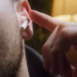 com-que-frequencia-limpar-seus-fones-sem-fio?-veja-o-ideal