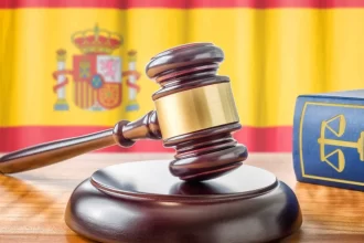 mulher-e-morta-com-16-facadas;-acusado-diz-que-ela-caiu-sobre-faca