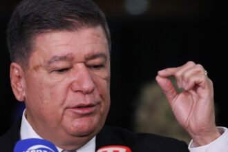 carlos-viana-da-explicacoes-sobre-destinacao-de-emendas-a-igreja