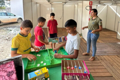 naturatins-promove-consciencia-ambiental-com-atividades-educativas-e-doacao-de-mudas-na-1a-feira-do-comerciante-em-divinopolis-–-naturatins-to