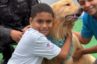 cinoterapia-na-pmto:-caes-da-comunidade-auxiliam-no-tratamento-de-criancas-com-autismo