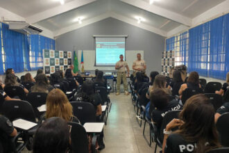 em-palmas,-curso-de-manuseio-de-pistola-capacita-servidoras-da-policia-civil-em-alusao-ao-dia-internacional-da-mulher