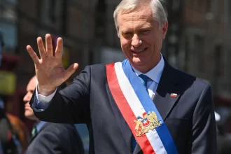 com-posse-de-kast,-governo-mais-a-direita-desde-pinochet-tem-inicio-no-chile