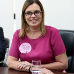 claudia-lelis-apresenta-projeto-“escudo-rosa”-que-garante-alerta-a-vitimas-quando-agressor-for-solto