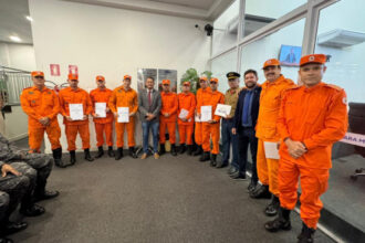 bombeiros-militares-sao-homenageados-na-camara-de-palmas-por-atuacao-em-ocorrencia-de-alto-risco