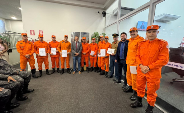 bombeiros-militares-sao-homenageados-na-camara-de-palmas-por-atuacao-em-ocorrencia-de-alto-risco