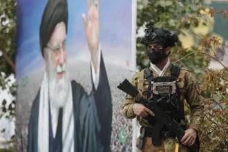 ira-mira-setor-de-petroleo;-eua-e-israel-ampliam-ataques