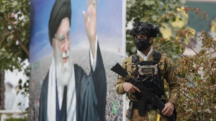 ira-mira-setor-de-petroleo;-eua-e-israel-ampliam-ataques