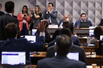 cpmi-do-inss-aprova-convocacao-de-cunhado-e-ex-namorada-de-vorcaro