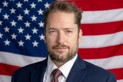 lula-revoga-visto-de-assessor-de-trump-que-queria-visitar-bolsonaro