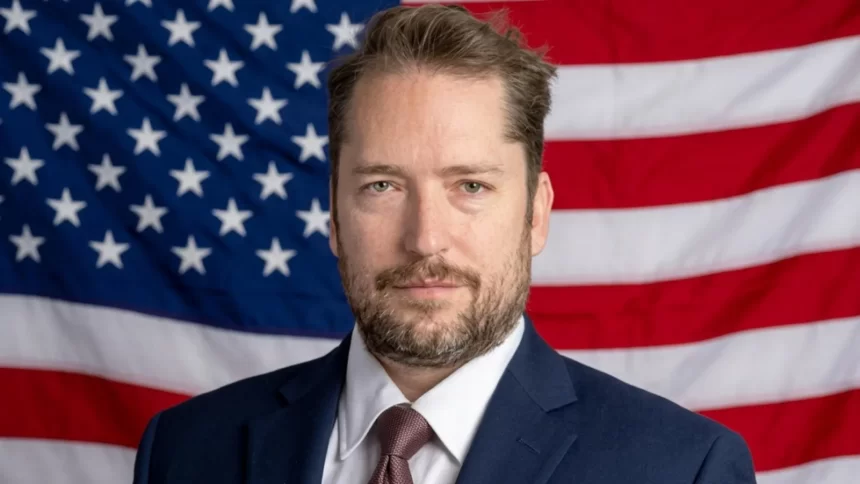 lula-revoga-visto-de-assessor-de-trump-que-queria-visitar-bolsonaro