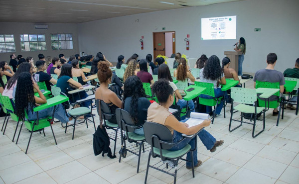 naturatins-realiza-palestra-sobre-os-cuidados-com-animais-silvestres-durante-simposio-de-medicina-veterinaria-da-uft-em-gurupi