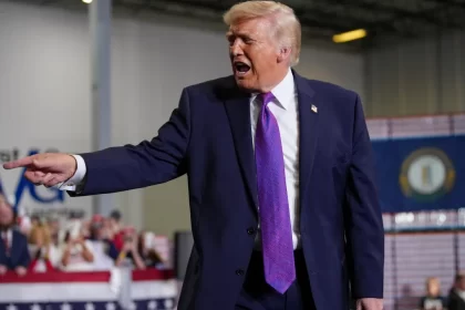 trump-volta-a-ameacar-ira-e-chama-rivais-de-“canalhas-desvairados”