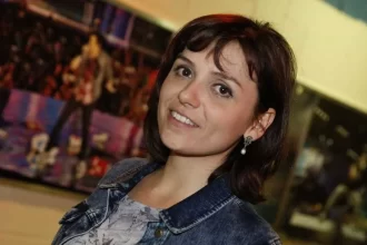 monica-iozzi-agradece-apoio-apos-ter-sido-internada-com-quadro-de-acatisia