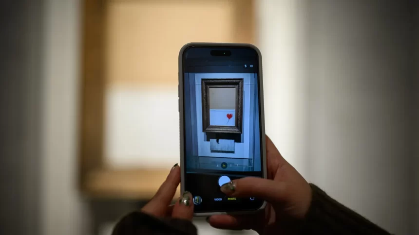 investigacao-aponta-possivel-identidade-do-misterioso-artista-banksy