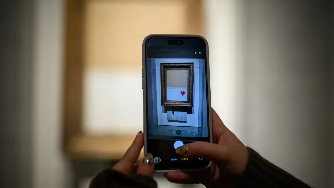 investigacao-aponta-possivel-identidade-do-misterioso-artista-banksy