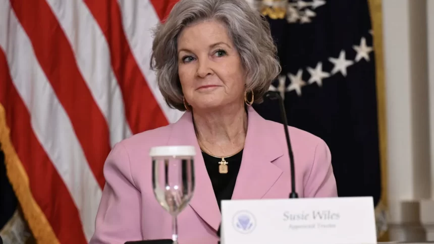 chefe-de-gabinete-da-casa-branca-recebe-diagnostico-de-cancer-de-mama