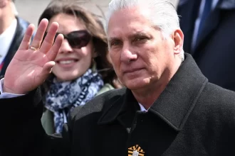 trump-teria-exigido-saida-de-presidente-cubano-para-avancar-negociacoes